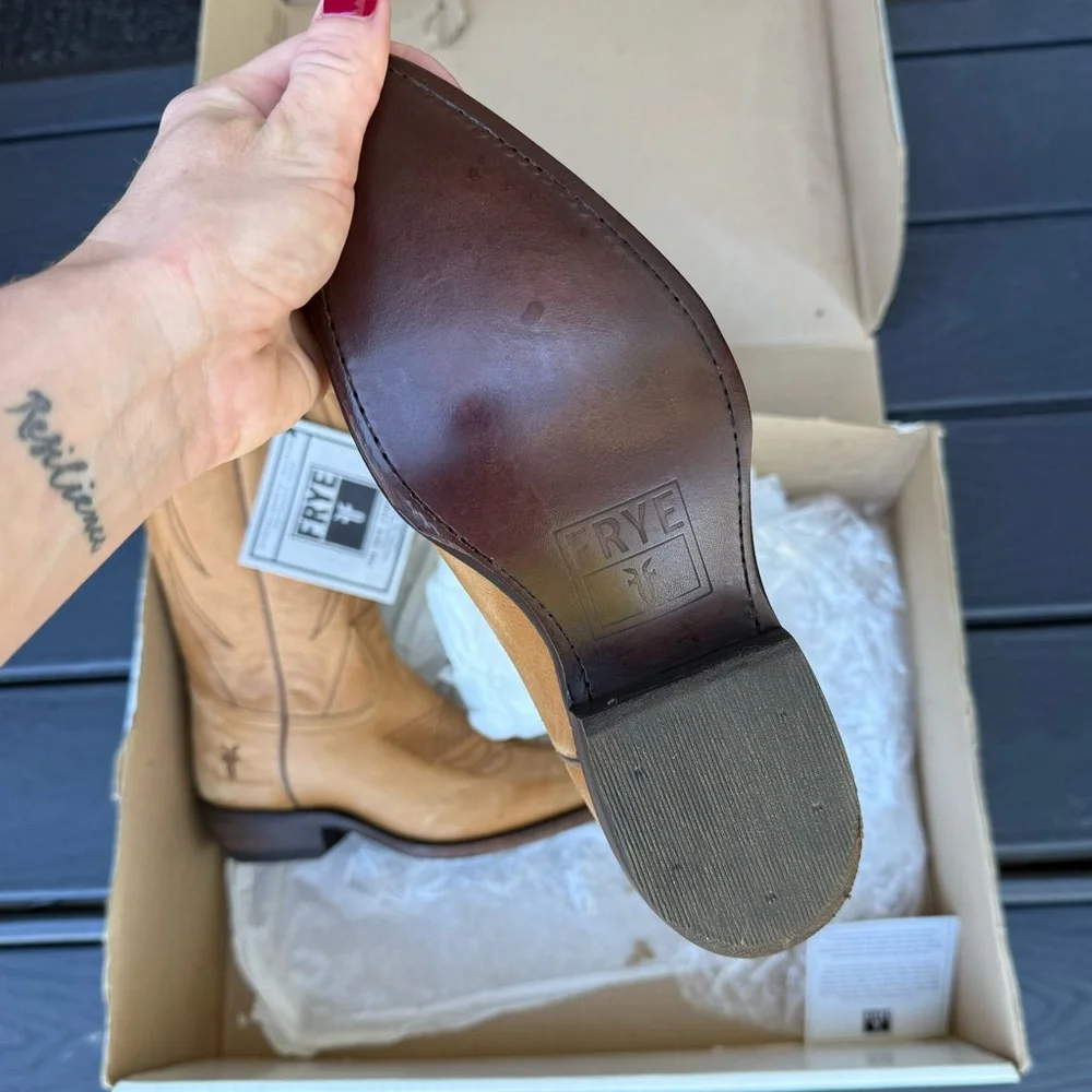 NWT Vintage Frye Billy Pull On Light Tan Cowgirl Boots size 7M - Picture 5 of 13